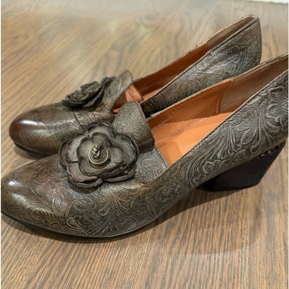 L’ARTISTE Noora Floral Tooled Pump size 42 10.5 11 NEW fairycore - Picture 4 of 9